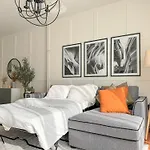 Luxury Apartment With Pool, Patio & Gym In City Walk By Aya Boutique